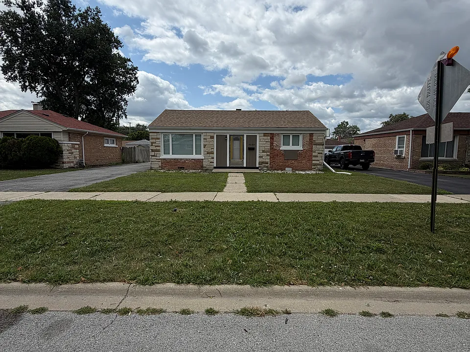 4025 W 106th Pl