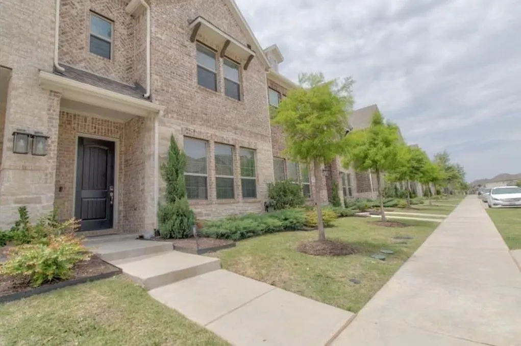 1564 Windermere Wy — Photo 2