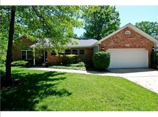 7535 Foxwood Dr, Schererville, IN 46375