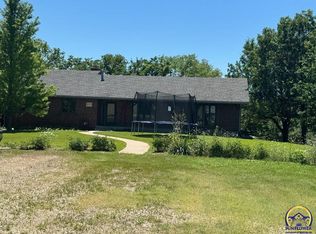 320 10th St, Alma, KS 66401