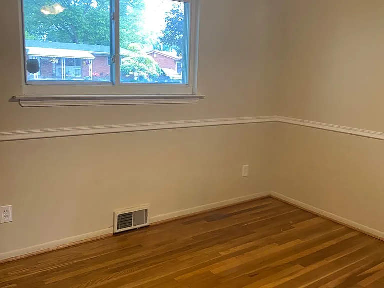 25751 Chernick St — Photo 5
