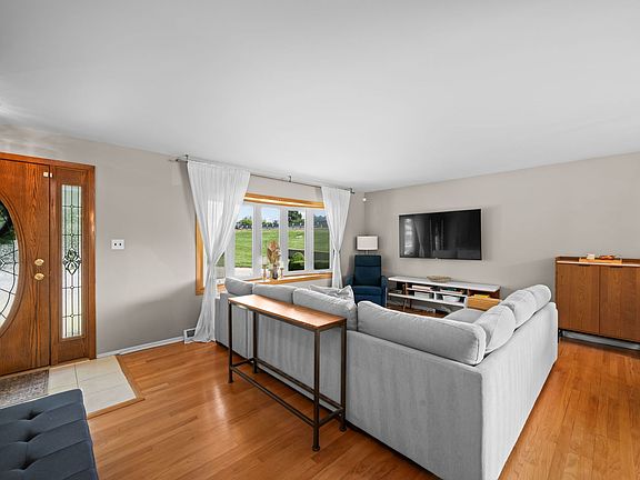 3rd image of 603 W Saint Aubin Dr