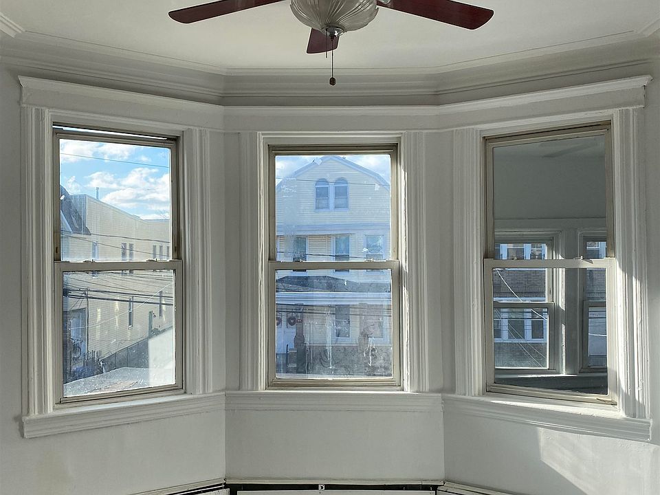 1st image of 78 Van Nostrand Ave Floor 2