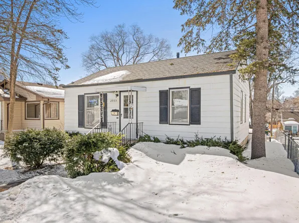 2935 Chowen Ave N, Robbinsdale, MN 55422
