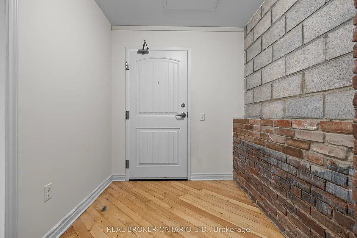 Building Photo - 150 Mill St #116