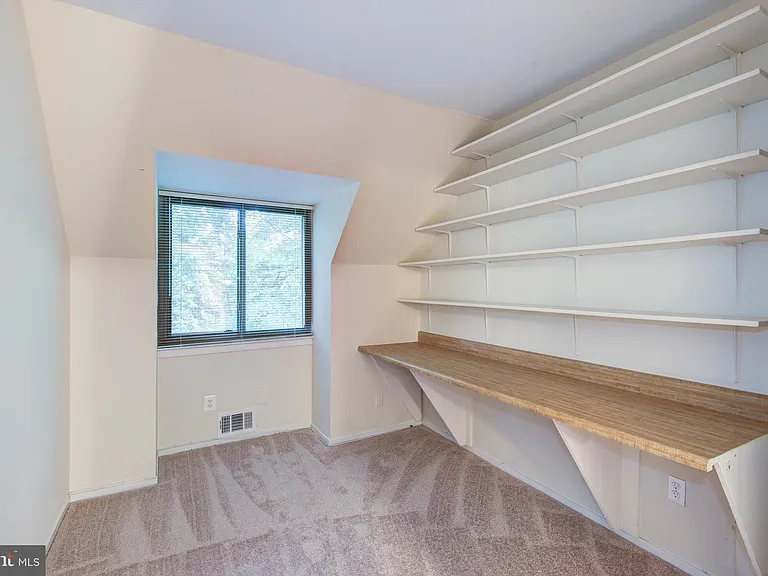 1502 Farsta Ct — Photo 19