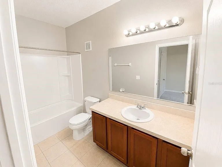 2256 Betsy Ross Ln — Photo 10