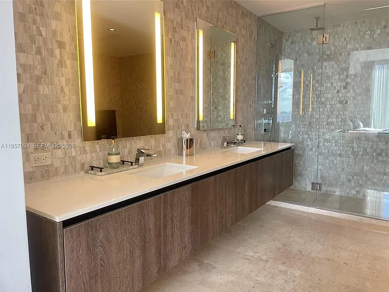 88 SW 7th St #2404 — Photo 6