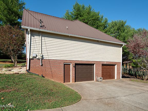 4th image of 324 Orchard Dr
