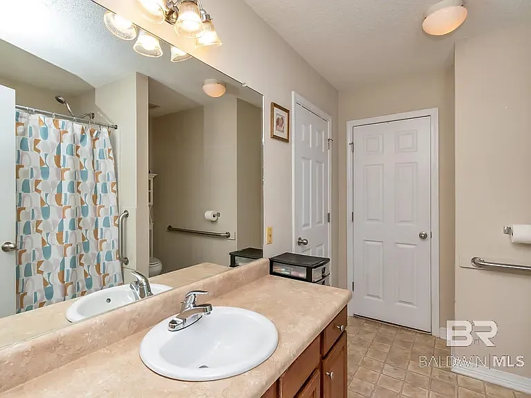 8816 Spring Grv N — Photo 8