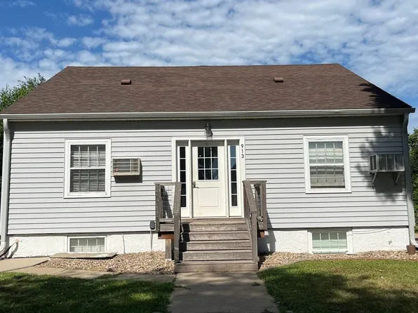 913 S 1st Ave, 913 S 1st Ave APT 3, Sioux Falls, SD 57104