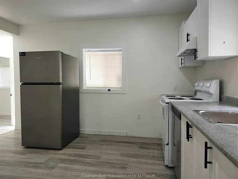 22 Gray St #B — Photo 5