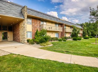 900-966 Locust Dr #944-1A, Dundee, IL