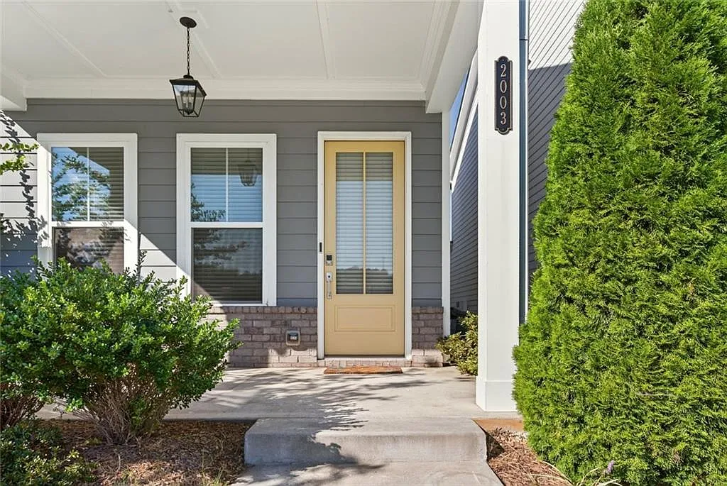3 bed, 3.0 bath, 1496 sqft, $3,000 — Photo 2