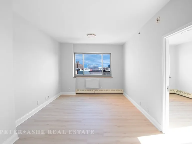 2205 3rd Ave #8D — Photo 4
