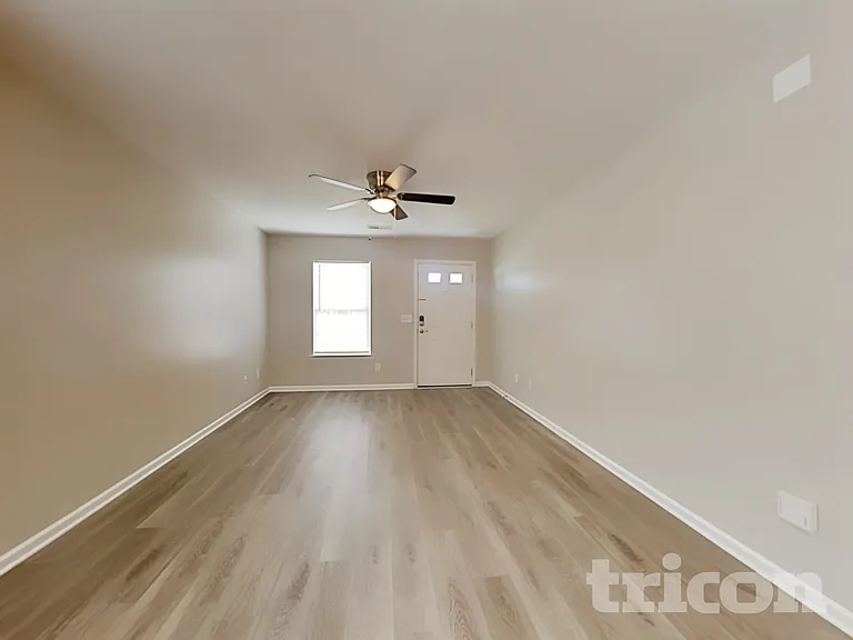 248 Eagle Pointe Dr — Photo 3