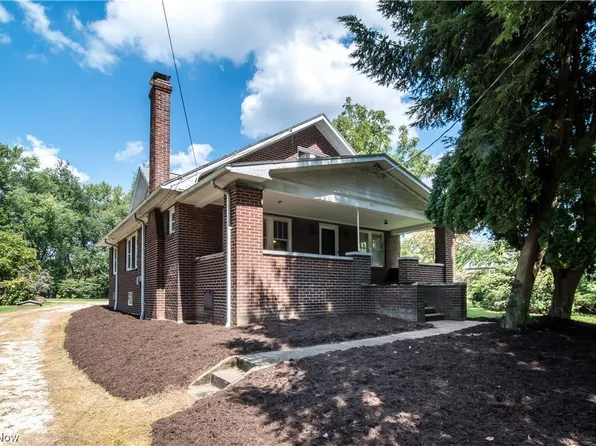 3023 Woodland Rd, Akron, OH 44312