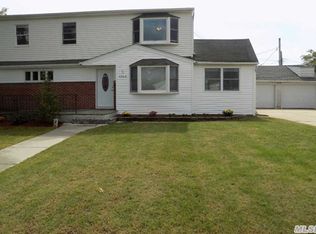 4064 Bernice Rd, Seaford, NY 11783