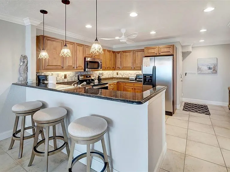 1125 W Peppertree Dr #705 — Photo 11