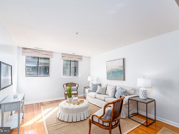 4th image of 1714 Park Ave Unit 207