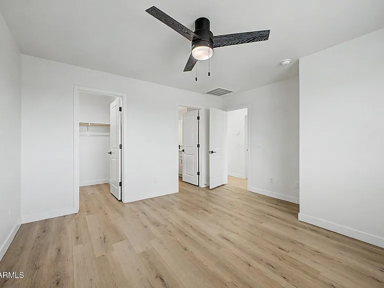 141 W Latona Rd — Photo 19