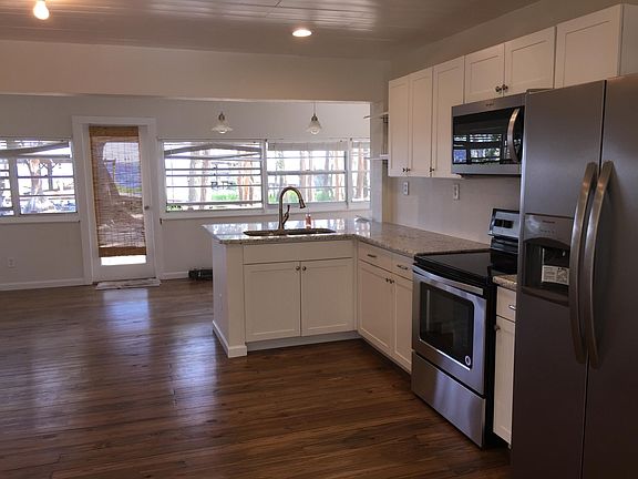 3rd image of 12020 Hollis Ln
