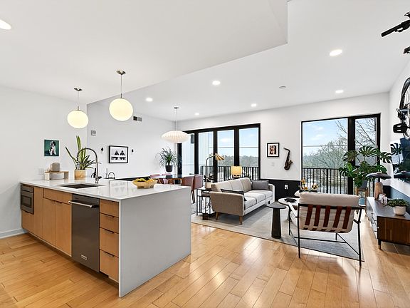 3rd image of 523 S West St #311