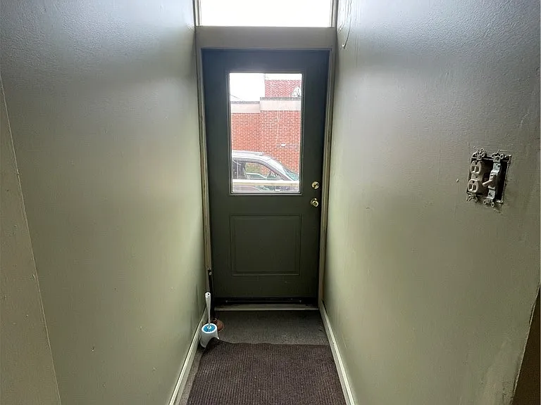 122 E Main St — Photo 5