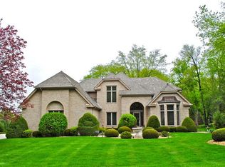 4N441 Magnolia Ln, Wayne, IL 60184