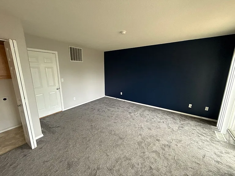 4105 Windy Ave NE — Photo 6