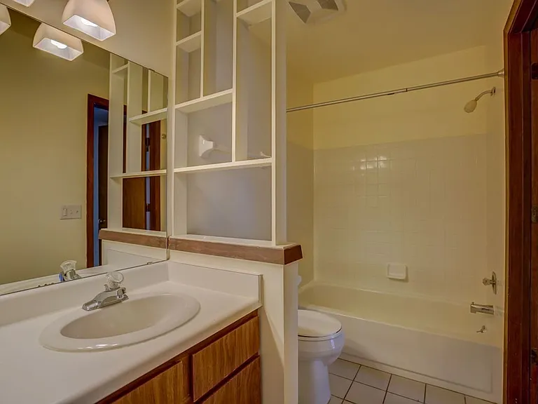 2928 Patty Ln — Photo 8