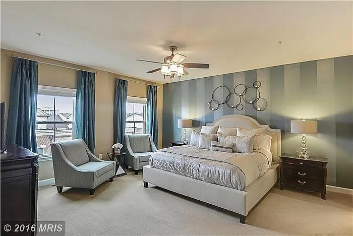 Master Bedroom (upstairs)