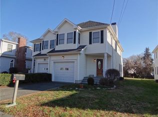 379 S Pine Creek Rd, Fairfield, CT 06824