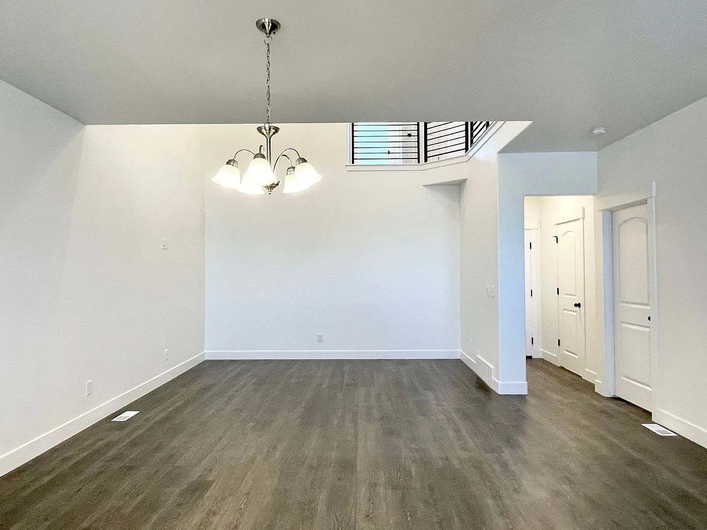 Modern Townhome at Mountain Ridge! — Photo 4
