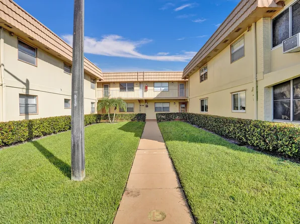 220 Saxony Lane #E, Delray Beach, FL 33446