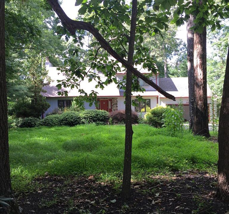 2nd image of 35 Shady Lane Dr