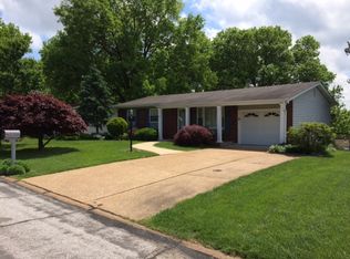 4 Brookwood Dr, Fenton, MO