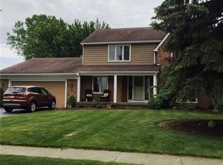 58 Pheasant Run Ln, Lancaster, NY 14086