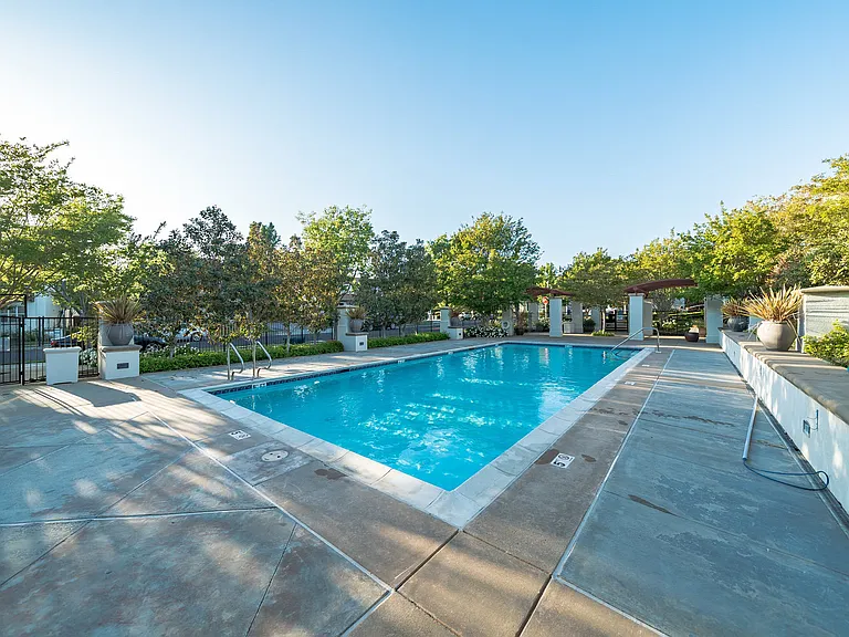 9732 Belladonna Dr — Photo 32