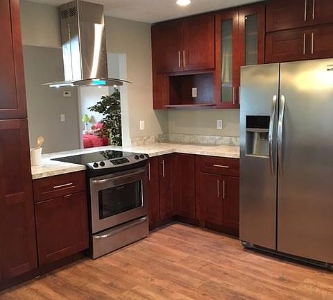 4th image of 515 Morse St