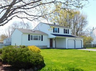 6074 Laramie Ln, Cicero, NY 13039