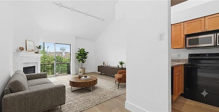 3707 Miles St #9 — Photo 1