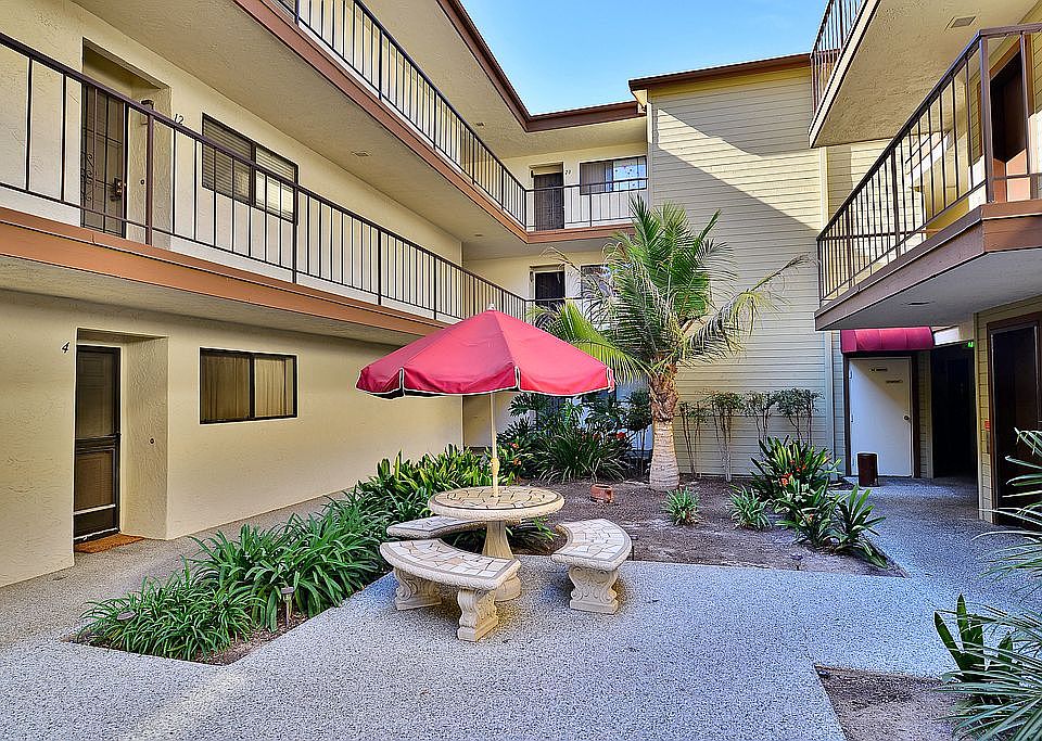 1st image of 166 3rd Ave APT 10