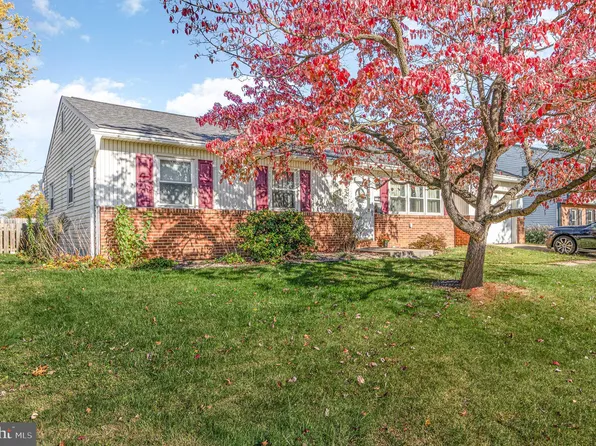 125 Yorkshire Dr, Mechanicsburg, PA 17055