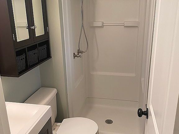 3rd image of 307 Knollwood Dr