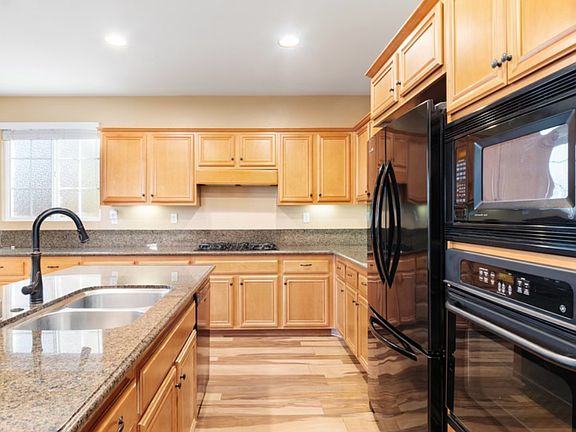 4th image of 1177 Parkview Dr #1
