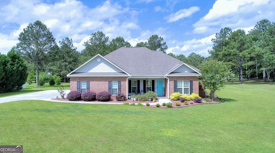 1st image of 101 Ivy Ln