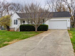 1317 Storm Lee Ct, Sevierville, TN 37876