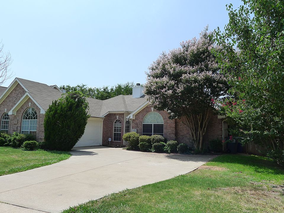 1st image of 7804 Brookview Dr