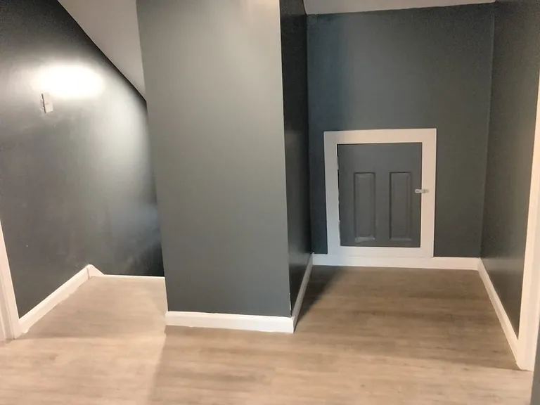 140 Douglas Aly — Photo 33